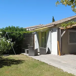 Bed & Breakfast La Maison Bleue, LʼIsle-sur-la-Sorgue